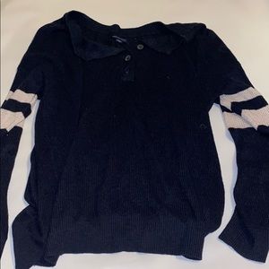 American Eagle 3 Button Sweater